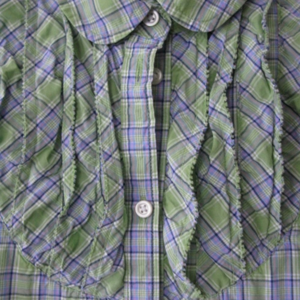GAP Ruffled front checkered top - Picture 2 of 3